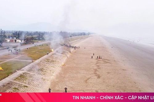 Ra quân tổng vệ sinh môi trường tại bãi biển Lộc Hà