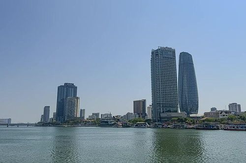 Đà Nẵng tháo gỡ gần 2.000 dự án, kinh tế tăng trưởng mạnh mẽ