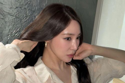 Tiffany Young ngày càng táo bạo sau kết hôn