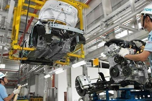 Chính phủ điều chỉnh quy định về ô tô, đơn giản hóa thủ tục cấp phép