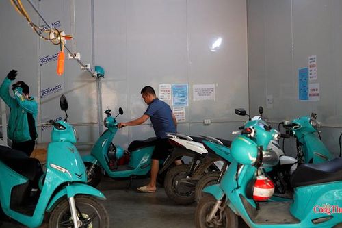 'Xóm trọ pin' giữa lòng Thủ đô hút tài xế xe công nghệ