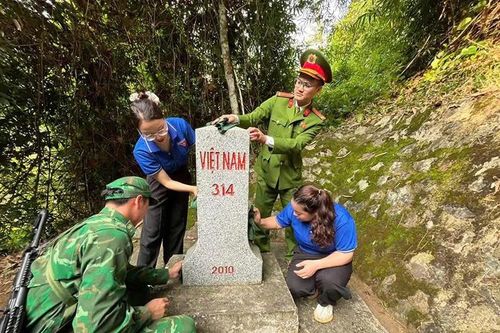 Tuổi trẻ bộ đội biên phòng với phong trào thanh niên tình nguyện