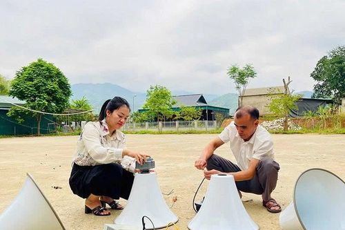 Những người giữ 'sóng' ở bản xa