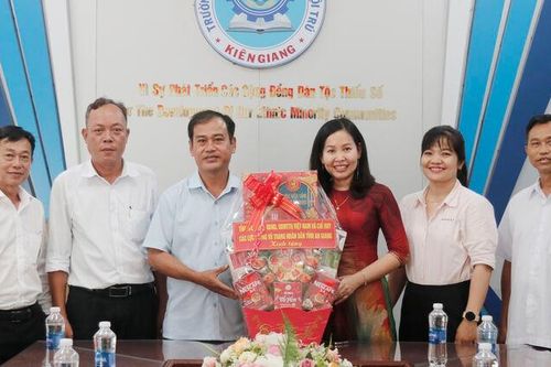 Sở Dân tộc và Tôn giáo tỉnh An Giang chúc Tết cổ truyền Chôl Chnăm Thmây tại 2 xã