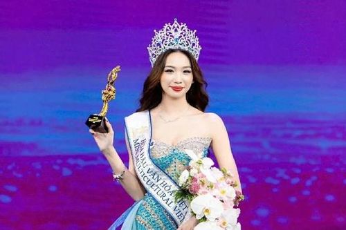 Nữ sinh 18 tuổi đăng quang Hoa hậu Văn hóa Việt Nam 2026