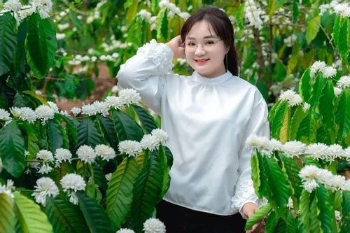 Cô gái kể chuyện đại ngàn qua những khung hình biết nói