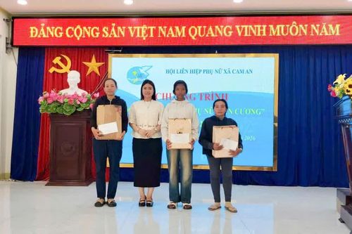 Hội Liên hiệp Phụ nữ xã Cam An tổ chức chương trình 'Đồng hành cùng phụ nữ biên cương'