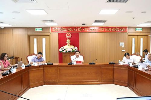 Tháo gỡ khó khăn cho các dự án điện mặt trời mái nhà