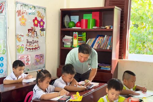 'Gieo chữ' giữa trùng khơi