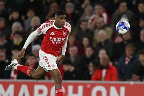 Mikel Arteta giải bài toán cánh phải: Vì sao Mosquera nên thay Ben White đấu Sporting?