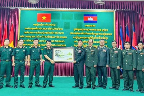 Lực lượng Quân sự Lâm Đồng chúc Tết cổ truyền Chôl Chhnăm Thmây tại Campuchia