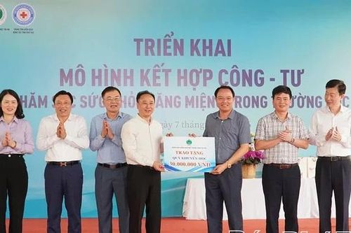 Triển khai mô hình kết hợp công tư chăm sóc răng miệng trong trường học