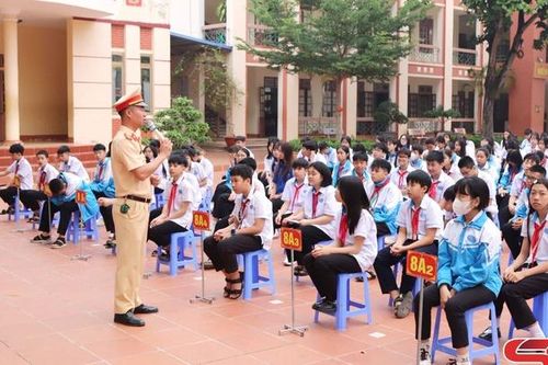 Tuyên truyền luật TTATGT cho hơn 600 học sinh, giáo viên