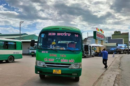 Cà Mau ưu tiên phát triển vận tải hành khách bằng xe buýt, hạn chế sử dụng xe cá nhân