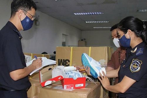 Thu thuế hàng giá trị thấp: Ngăn ngừa gian lận, tăng thu ngân sách
