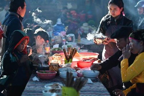 Hương bếp giữa chợ phiên (Tản văn)