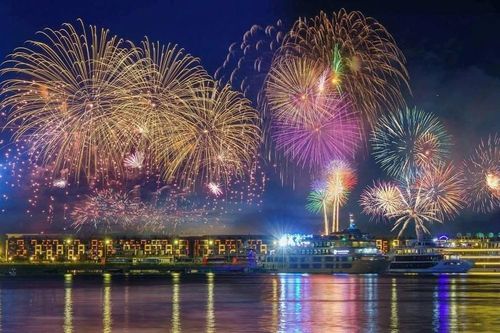 Quảng Ninh 'thắp sáng' kỳ nghỉ 30/4-1/5: Khi vịnh di sản trở thành thiên đường lễ hội không ngủ