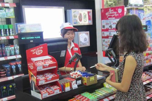 Siêu thị mini 'lấn sân': Tạp hóa thu hẹp, đại siêu thị hụt hơi