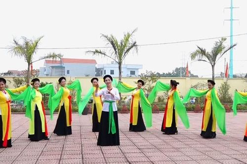 Về Tri Trung nghe làn điệu chèo