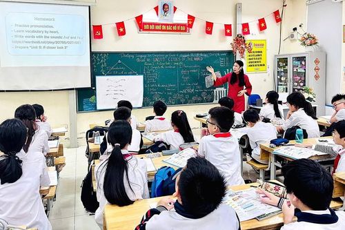 Chuẩn ngoại ngữ giáo viên: Làm sao để chuẩn hóa mà không 'cào bằng'?