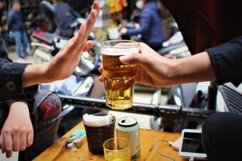 Uống rượu bia trong giờ làm việc bị phạt 3 triệu đồng