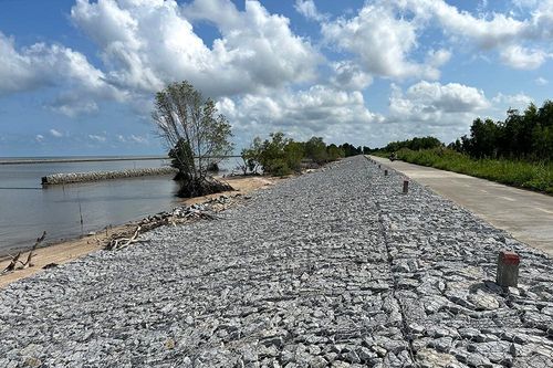 Nỗ lực giữ đất, bảo vệ dân cư