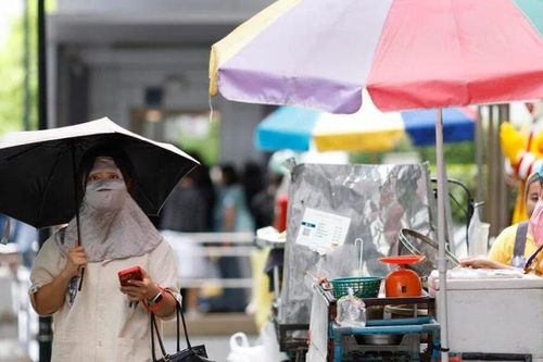Mới đầu tháng 4 nhưng nước láng giềng Việt Nam đã nóng như 'lò nung', nhiệt độ cảm nhận có thể vượt 52 độ khiến ai cũng lo lắng
