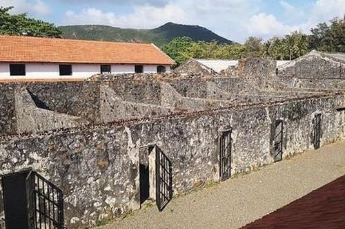 Côn Đảo - Trường học Cách mạng của dân tộc Việt Nam: Kỳ 2: Biến phòng giam đế quốc thành lớp học xóa mù chữ