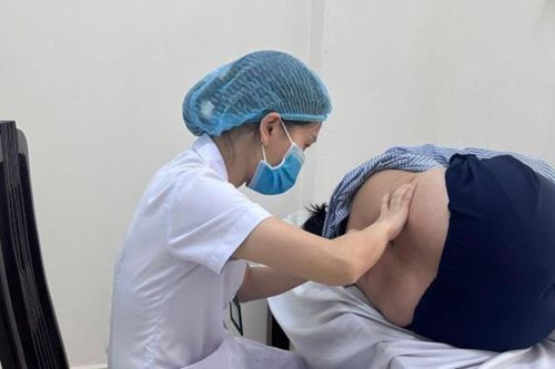35 tuổi phát hiện bị thoát vị đĩa đệm từ 2 dấu hiệu bất thường