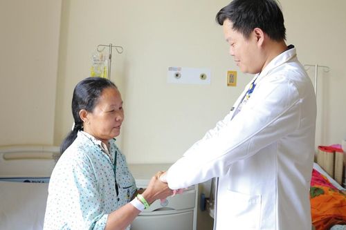 Người phụ nữ 52 tuổi tình cờ phát hiện nguy cơ đột quỵ từ dấu hiệu nhiều người Việt bỏ qua