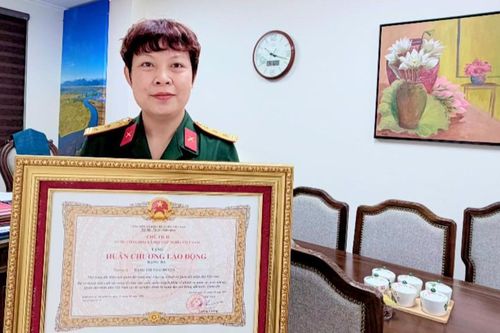 Tin vui của đạo diễn phim 'Mưa đỏ'
