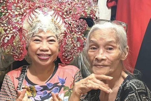 Nữ nghệ sĩ cải lương cả đời gắn với mũ mão sân khấu, tuổi xế chiều tiết lộ khiến nhiều người bất ngờ