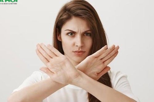 7 kiểu phụ nữ âm thầm phá vỡ hạnh phúc gia đình mà nhiều người không nhận ra