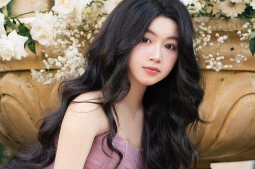 Tuổi 20 của Lọ Lem nhà MC Quyền Linh