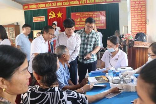 Ngày Sức khỏe toàn dân 7/4: Hơn 300 người dân Hà Tĩnh được khám, tư vấn sức khỏe miễn phí