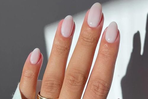 Những kiểu nail cổ điển, tinh tế dành cho các cô nàng thích để móng tay ngắn