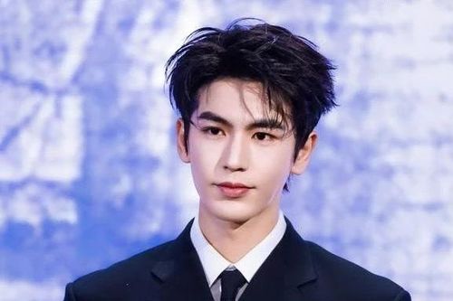 Những dự án phim có nguy cơ bị vạ lây vì 'tướng quân kem nền' Trương Lăng Hách
