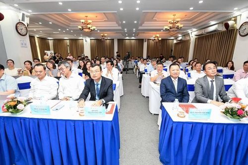 Đừng để nhân tài không chờ được cơ chế