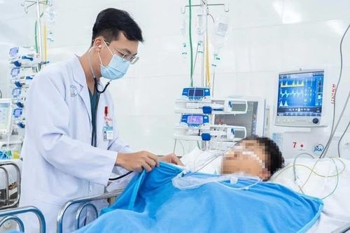 Bệnh viện Chợ Rẫy cấp cứu xuyên đêm hai nạn nhân vụ tai nạn giao thông ở Lâm Đồng