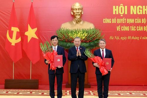 Tổng Bí thư, Chủ tịch nước Tô Lâm trao các quyết định bổ nhiệm Trưởng Ban Tổ chức Trung ương và Chánh Văn phòng Trung ương Đảng