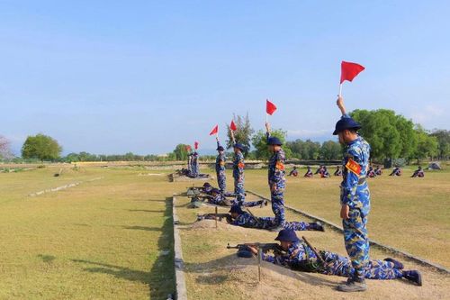 Tổ chức bắn đạn thật cho chiến sĩ mới ở Vùng 4 Hải quân