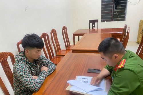Khởi tố 'bác thằng bần' mê cờ bạc trực tuyến