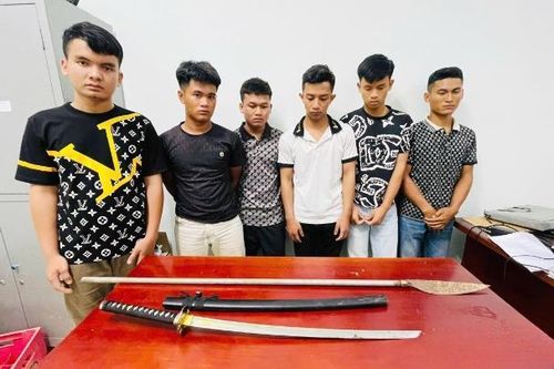 Khởi tố nhóm côn đồ làng