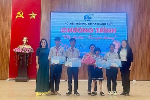 Ý nghĩa chương trình 'Mẹ đỡ đầu - Trao yêu thương'