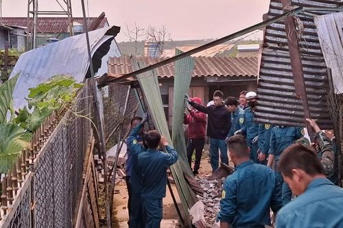 Lâm Đồng: Lốc xoáy tốc mái nhiều căn nhà