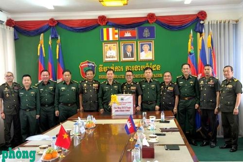 Bộ Tư lệnh Bộ đội Biên phòng thăm, chúc Tết cổ truyền Chol Chnam Thmay các lực lượng vũ trang Campuchia