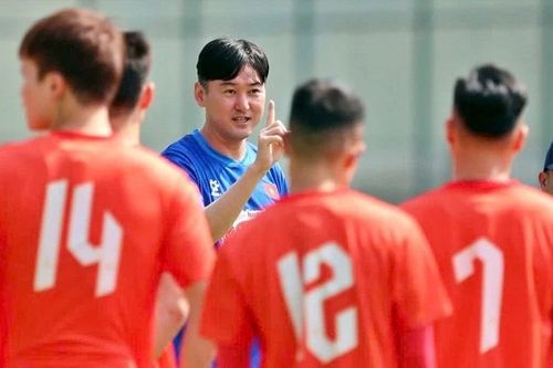 Vì sao HLV Kim Sang-sik bất ngờ chia tay trợ lý số 1 ở đội tuyển Việt Nam?