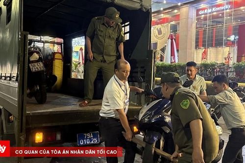Phạt nhiều trường hợp để xe lấn chiếm lòng đường, vỉa hè
