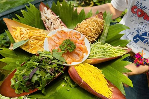 Đặc sản nức tiếng Lâm Đồng có tên gọi lạ, khách khen 'đẹp không nỡ ăn'
