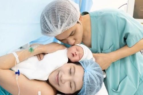 Quỳnh Châu chia sẻ toàn bộ quá trình sinh mổ con đầu lòng